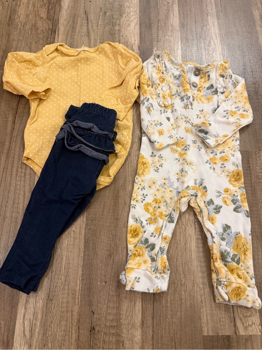 Baby girl 6-9 month outfit bundle